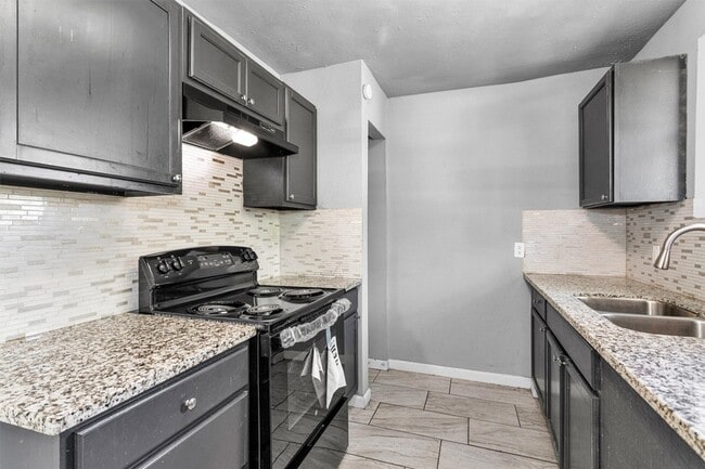 Photo - 15225 Woodforest Blvd House