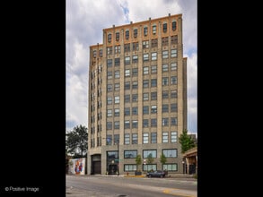 Building Photo - 1550 S Blue Island Ave