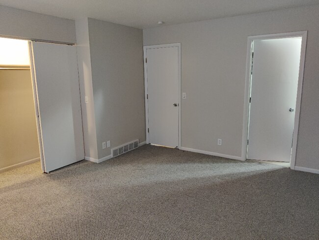 Building Photo - 5507 Glenridge Dr