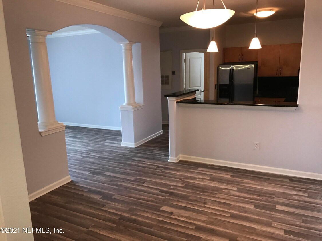 8290 Gate Pkwy W Unit 514, Jacksonville, FL 32216 Condo for Rent in