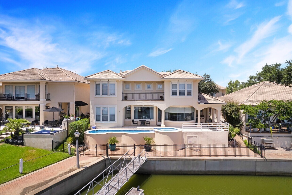 Foto principal - 305 Harborside Cir