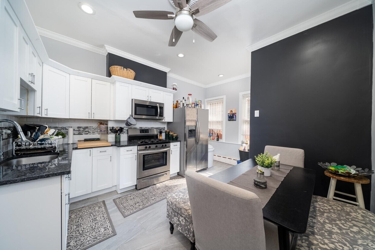 207 Jewett Ave Unit 1, Jersey City, NJ 07304 Condo for Rent in Jersey