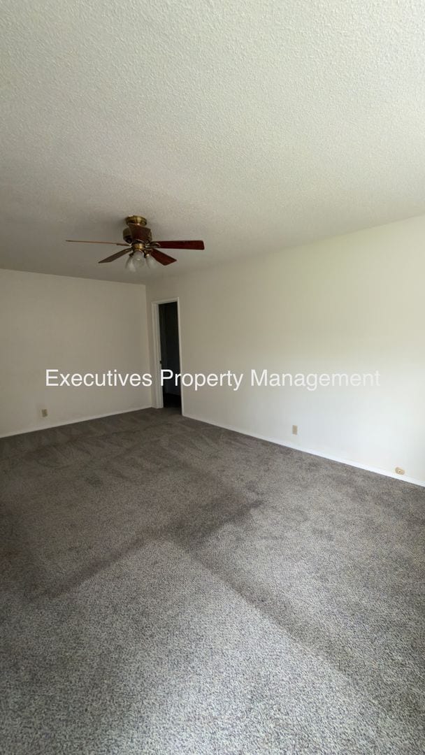 Foto del edificio - 3475 Payne Ave