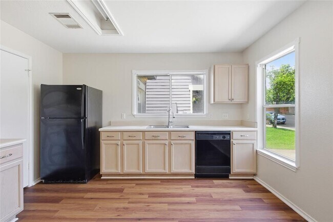 Building Photo - 10316 Garbacz Dr