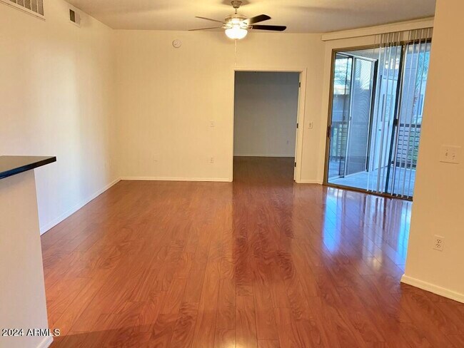 Foto del edificio - 1701 E Colter St