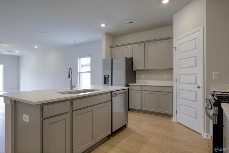 Foto del edificio - 12420 Bartow Ln