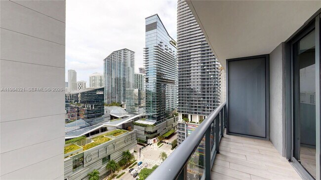 Building Photo - 55 SW 9th Ave