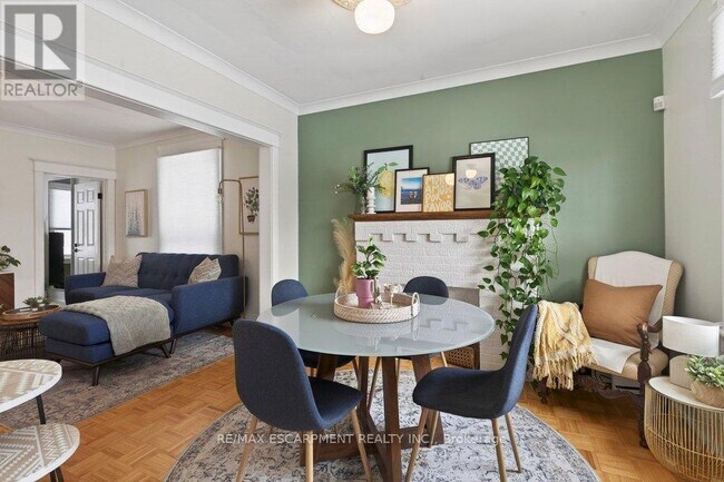 Photo du bâtiment - 19 Huxley Ave N