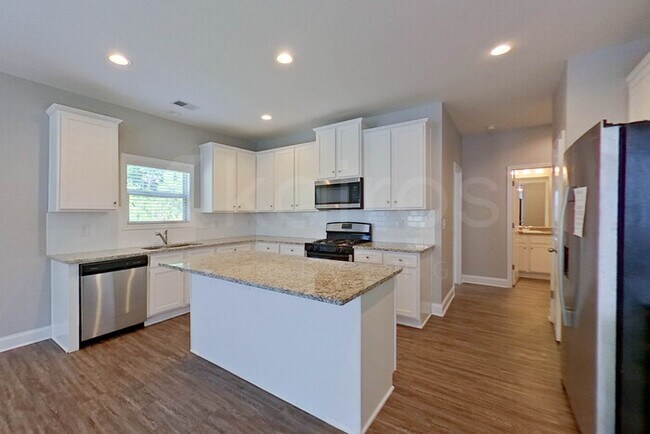 Foto del edificio - 215 Orchard Ln