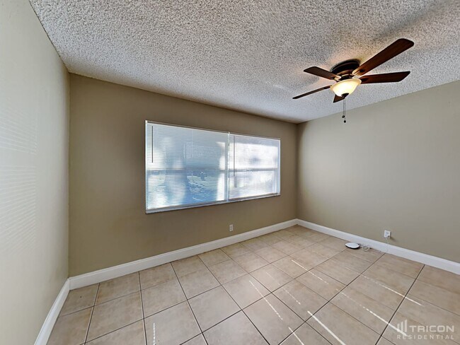 Building Photo - 1721 W Comanche Avenue Tampa FL