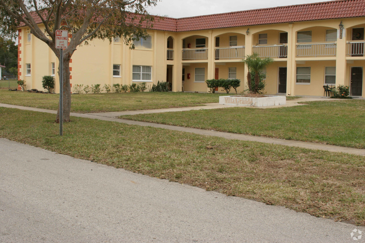 Primary Photo - Villa Grande Apartments