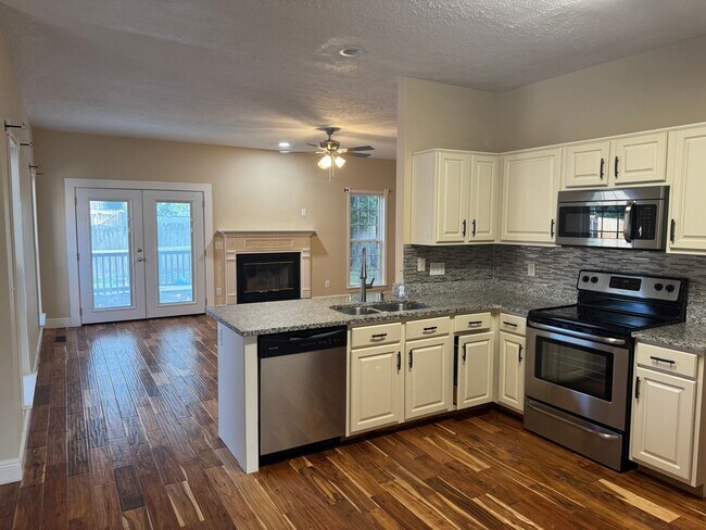 Foto del edificio - Great 4BR home near Brentwood