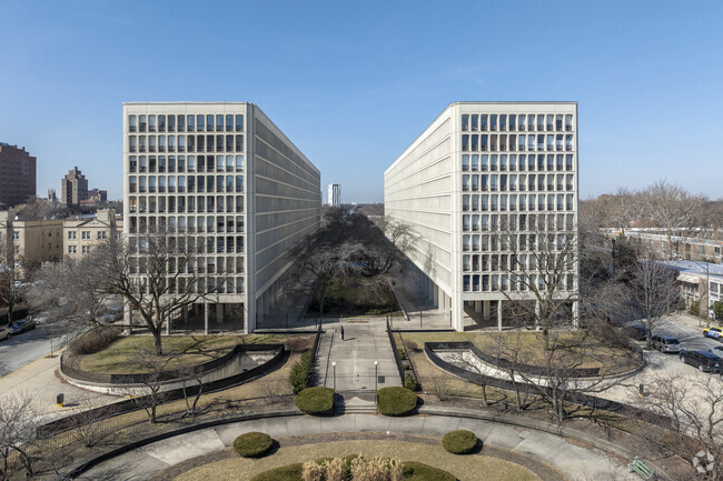 Building Photo - University Park