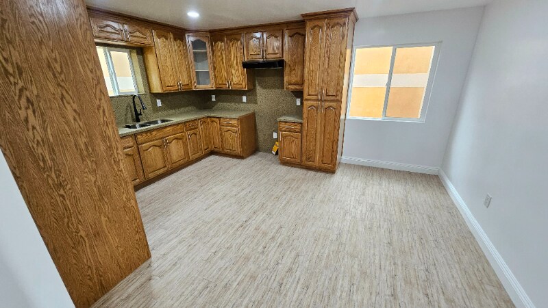 Foto principal - 711 N Sloan Ave