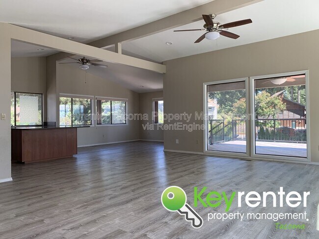 Foto del edificio - 3009 208th Ave E