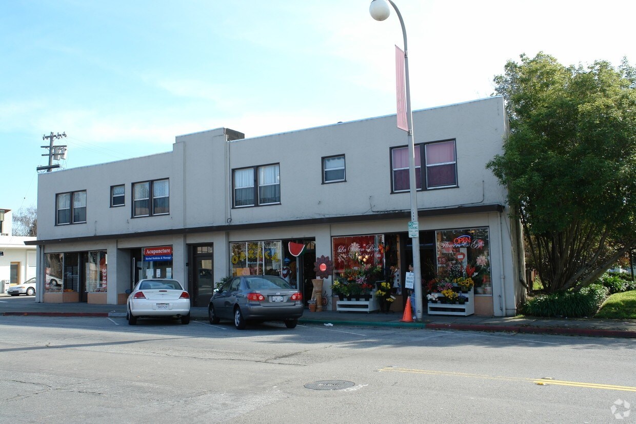 Foto del edificio - 1272 Solano Ave