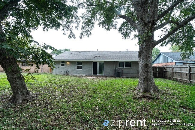 Building Photo - 3 br, 1.5 bath House - 5231 Ridgestone Str...