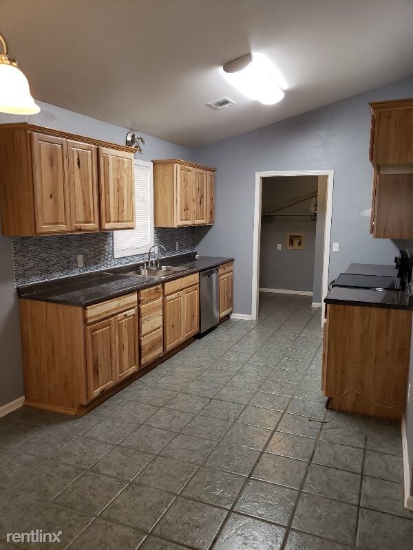 Building Photo - 3 br, 2 bath House - 4624 Richardson