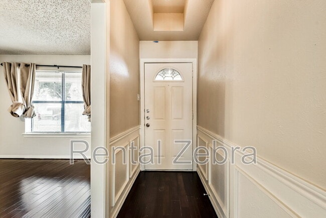 Building Photo - 500 Woodhollow Dr
