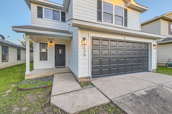 Building Photo - 1625 Anise Dr