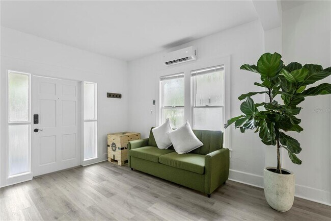 Foto del edificio - 819 11th St N
