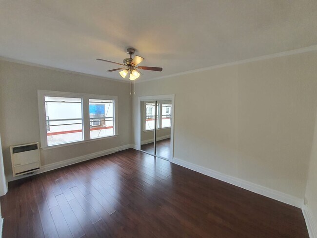 Building Photo - 2320 Ocean View Ave