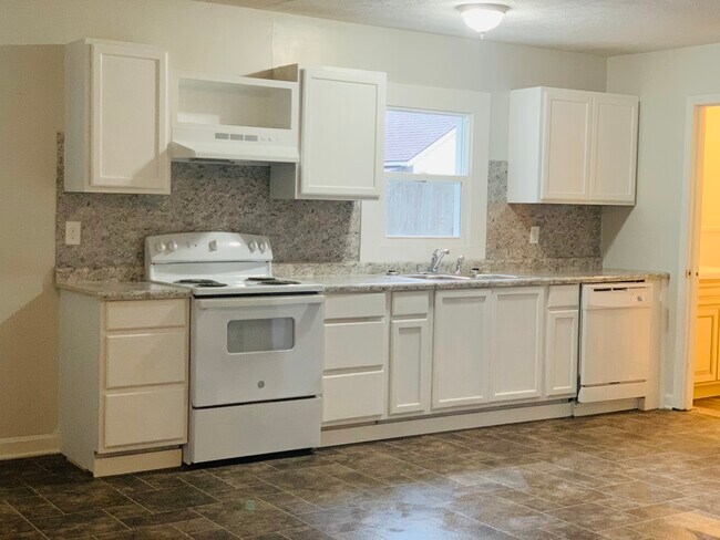 Kitchen - 1829 Calhoun St