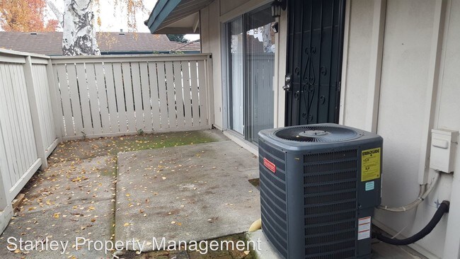 Foto del edificio - 2 br, 1 bath House - 1001 Roundtree Court