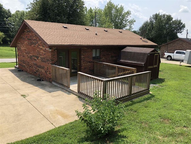 Building Photo - 202 Norwood Dr