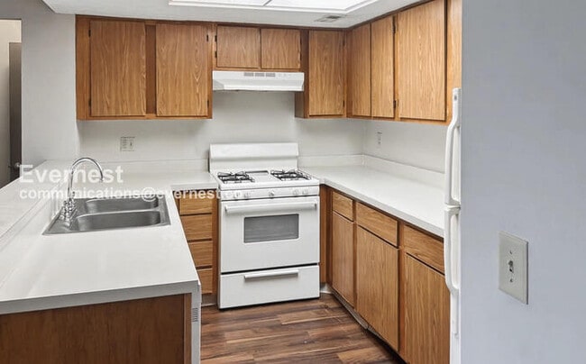 Building Photo - 5300 Darlington Rd