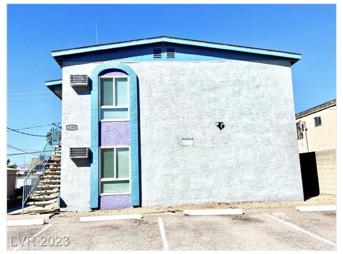 Primary Photo - Adorable Newly Renovated 2 Bedroom 1 Bath ...