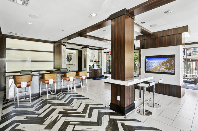 Building Photo - Luxe Scottsdale