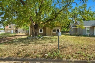 Building Photo - 1125 Pecan St