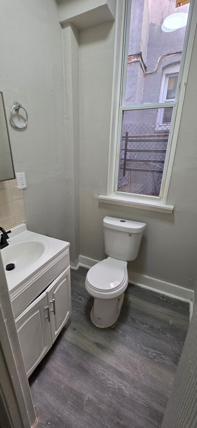 Foto del edificio - 1722 N Monroe St