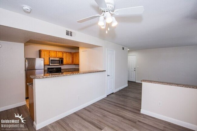 Foto del edificio - Beautiful & Inviting 3Bdm 2Ba Condo at Tuscan Villas
