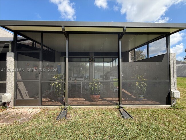 Foto del edificio - 11228 NW 14th Ct