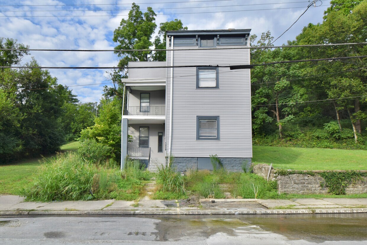 Primary Photo - 1859 Baltimore Ave