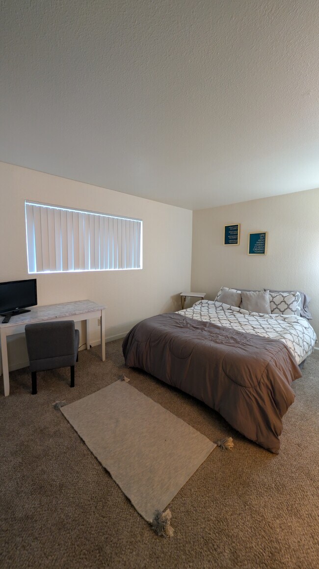 SV TH dormitorio 2 - Stonegate Village Apartments