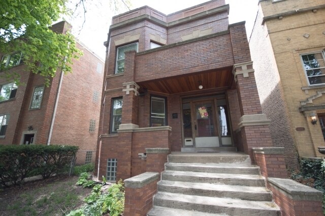 Building Photo - 4210 N Leavitt St