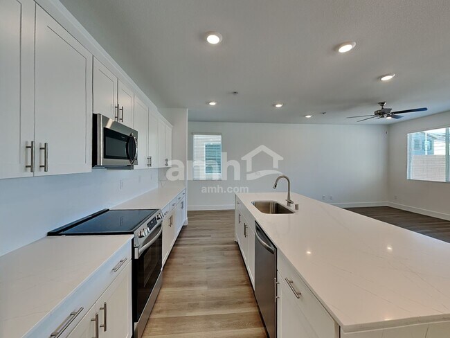 Foto del edificio - 8404 Flagpole Loop Ave
