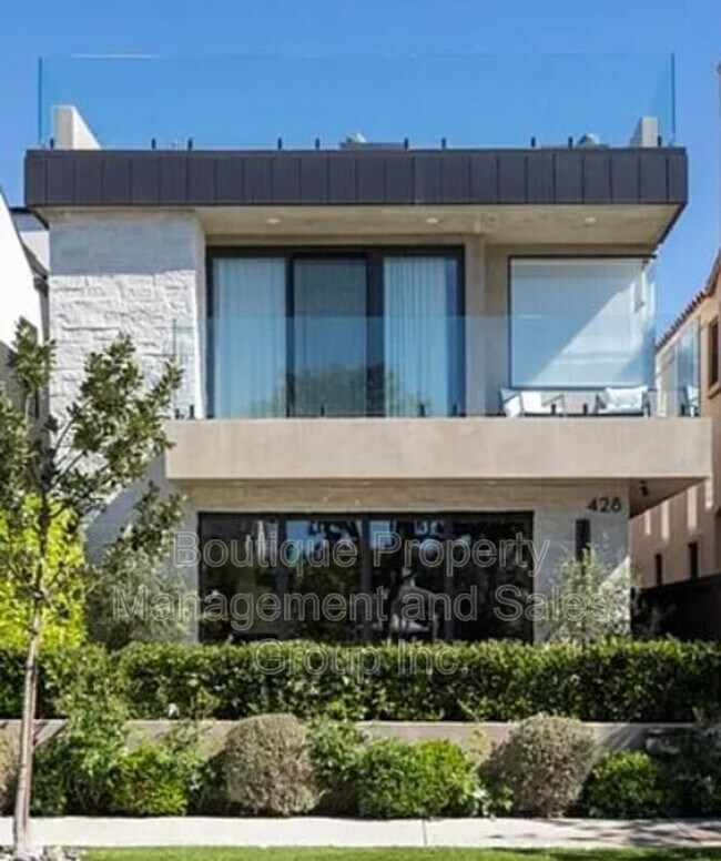 Building Photo - 428 1/2 Fernleaf Ave