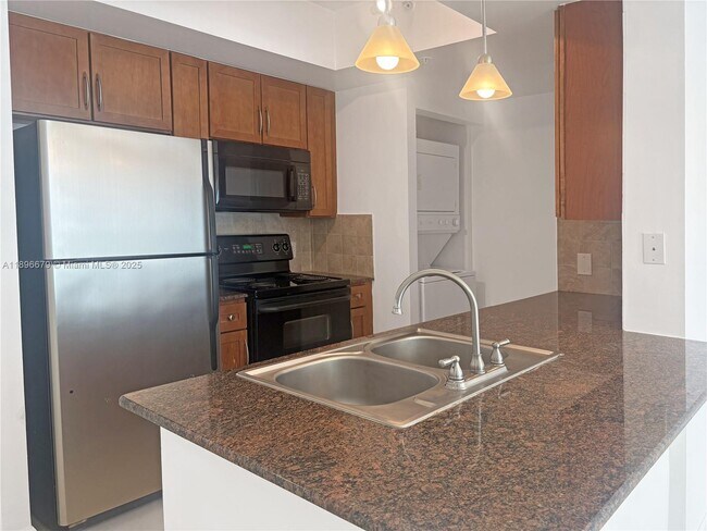 Foto del edificio - 2000 N Bayshore Dr