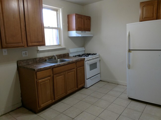 Building Photo - 4655 Mulberry St