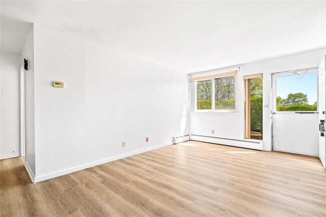 Foto del edificio - 5 Wyndover Woods Ln