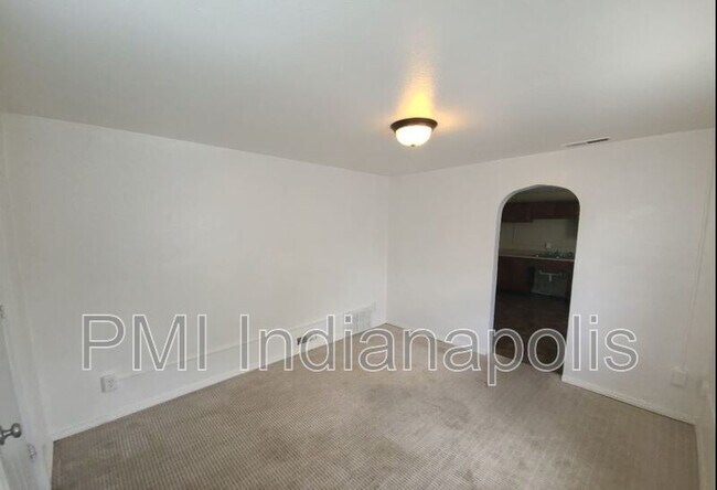 Foto del edificio - 1311 E 11th St