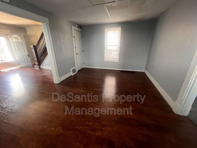 Foto del edificio - 925 Leeds Ave