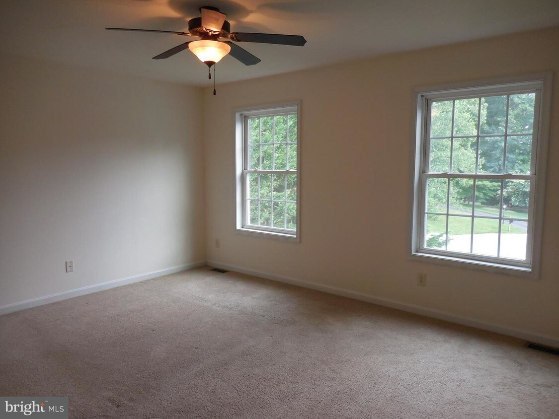 264 Twin Lakes Dr, Gettysburg, PA 17325 House for Rent in Gettysburg