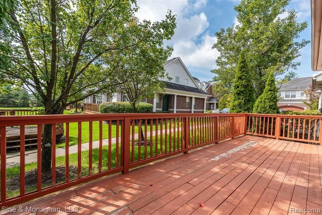 Building Photo - 4325 Gateway Cir