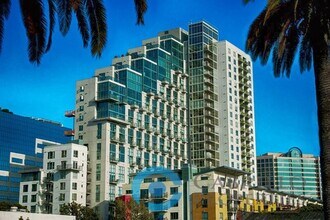 Building Photo - 1240 India St