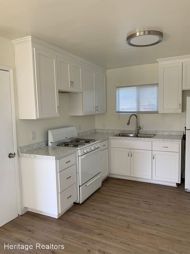 Building Photo - 2 br, 1 bath House - 322 Walnut Street